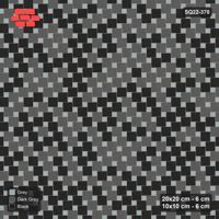 Interlock (Pasco) 20x20 cm · SQ22-370 · Offset Lattice, Blend - Graphite Scale + Kerb