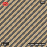 Interlock (Pasco) 24x13 cm · UNI-147 · Alternating counter-diagonal columns, 1 wide, 45-degree lay, kerb frame (Stone & Earth)