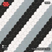 Interlock (Pasco) 21x21 cm · TRI-058 · Wide tumbling diagonals A, turned 90 deg, kerb frame - Tuxedo