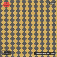 Interlock (Pasco) 21x21 cm · TRI-086 · Tight zigzag scale courses, turned 180 deg - Mustard Slate