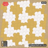 Interlock (Pasco) 21x21 cm · TRI-134 · Bordered harlequin field, turned 45 deg - Golden Sand