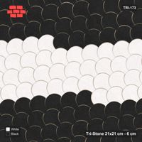 Interlock (Pasco) 21x21 cm · TRI-173 · Wide central band, turned 45 deg, kerb frame - Contrast