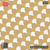 Interlock (Pasco) 21x21 cm · TRI-246 · Tumbling rows, three-tone, turned 45 deg, kerb frame - Golden Sand